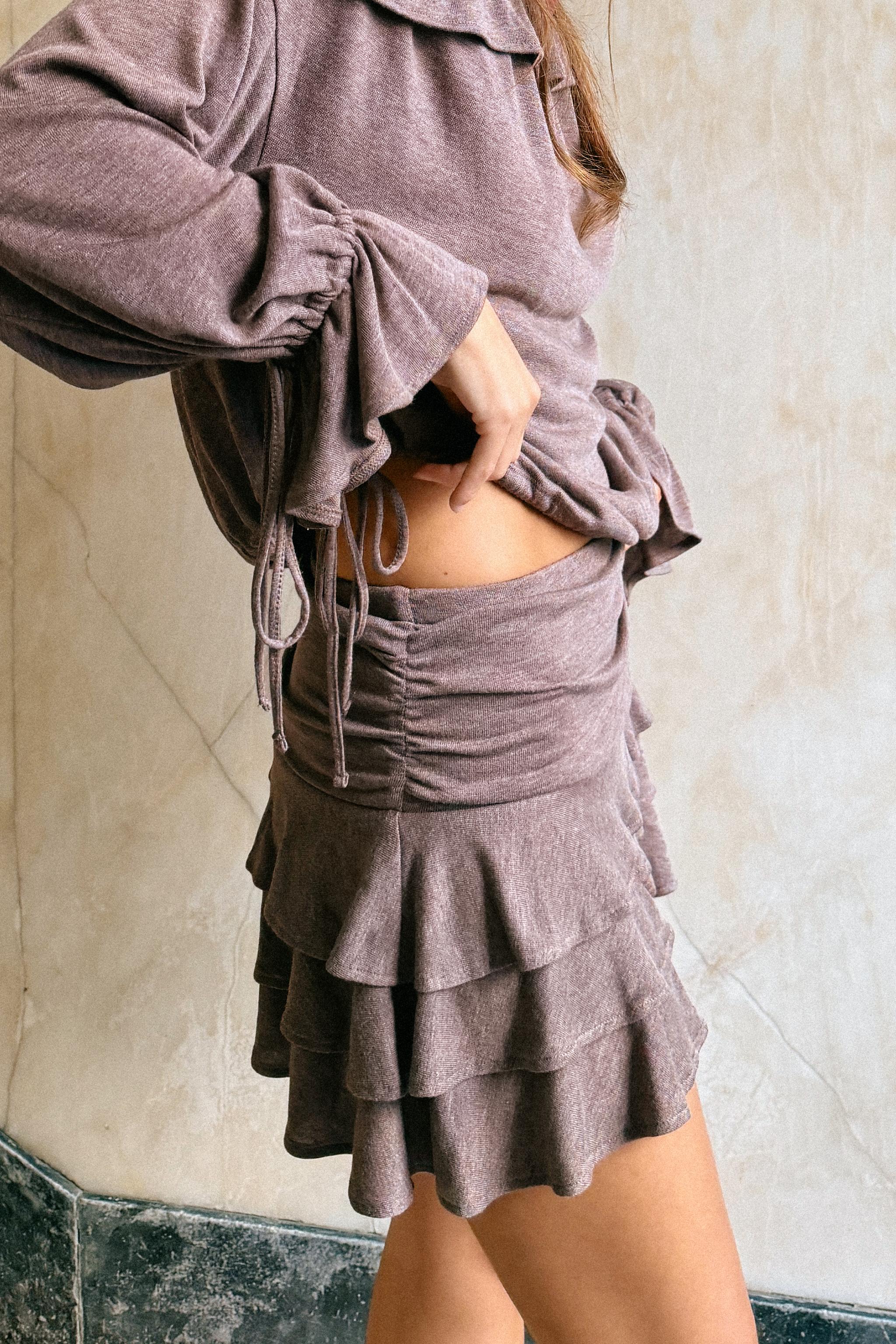 JUPE DOUCE À VOLANTS